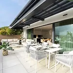 Luxury Penthouse With Panoramic Sea & Mountain Views アパート *