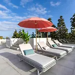 Luxury Penthouse With Panoramic Sea & Mountain Views *