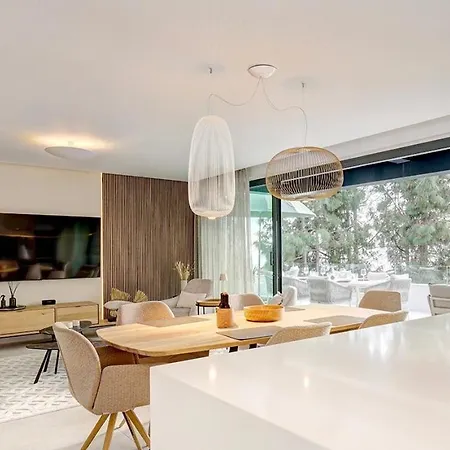 Luxury Penthouse With Panoramic Sea & Mountain Views Apartament