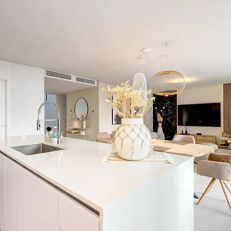 Apartment Luxury Penthouse With Panoramic Sea & Mountain Views *