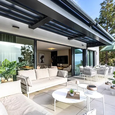 Luxury Penthouse With Panoramic Sea & Mountain Views *