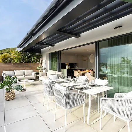 Luxury Penthouse With Panoramic Sea & Mountain Views Apartment *
