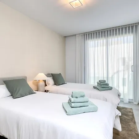 Apartment Luxury Penthouse With Panoramic Sea & Mountain Views *