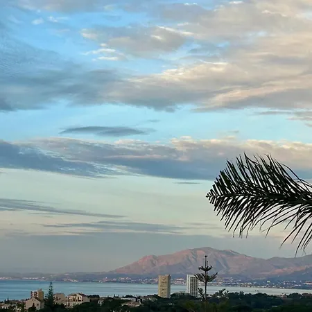 Luxury Penthouse With Panoramic Sea & Mountain Views *