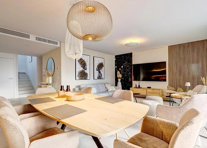 Luxury Penthouse With Panoramic Sea & Mountain Views アパート マルベーリャ
