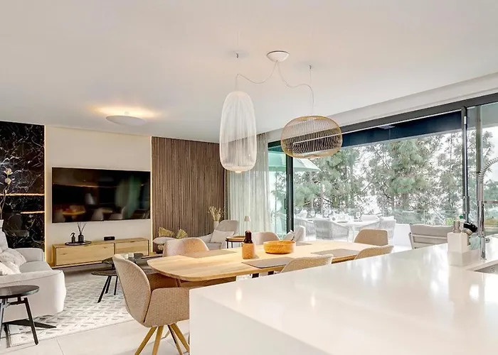 Luxury Penthouse With Panoramic Sea & Mountain Views Apartamento