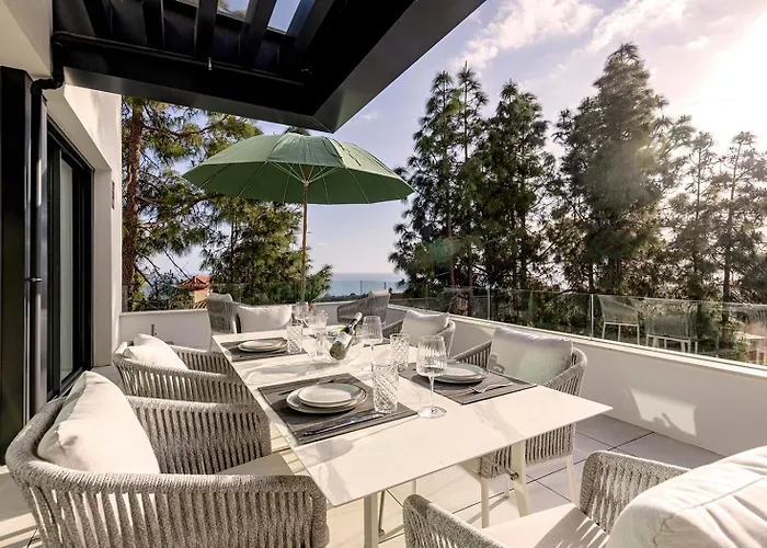 Luxury Penthouse With Panoramic Sea & Mountain Views Apartamento