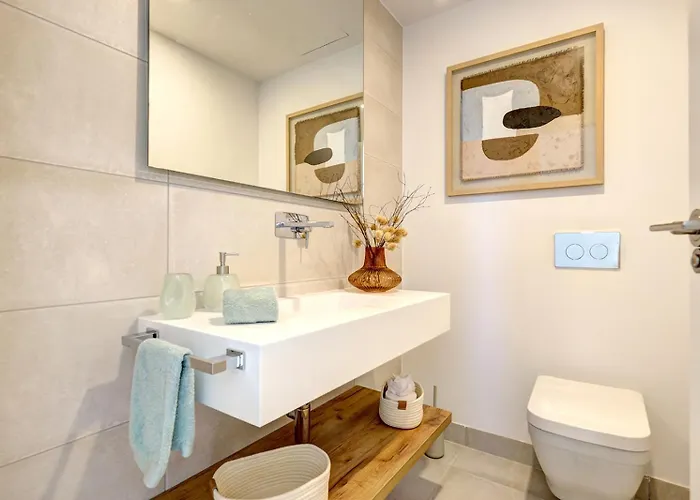 Luxury Penthouse With Panoramic Sea & Mountain Views マルベーリャ