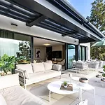 Luxury Penthouse With Panoramic Sea & Mountain Views *